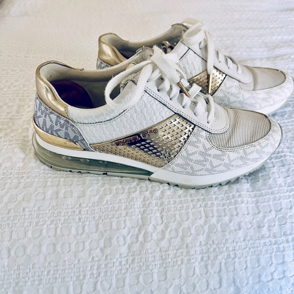 Michael Kors women’s leather sneaker